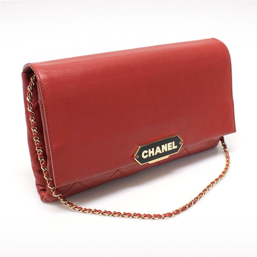 CHANEL Retro Lambskin Label Clutch on Chain